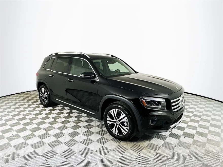 2025 Mercedes Benz GLB 250 photo 1