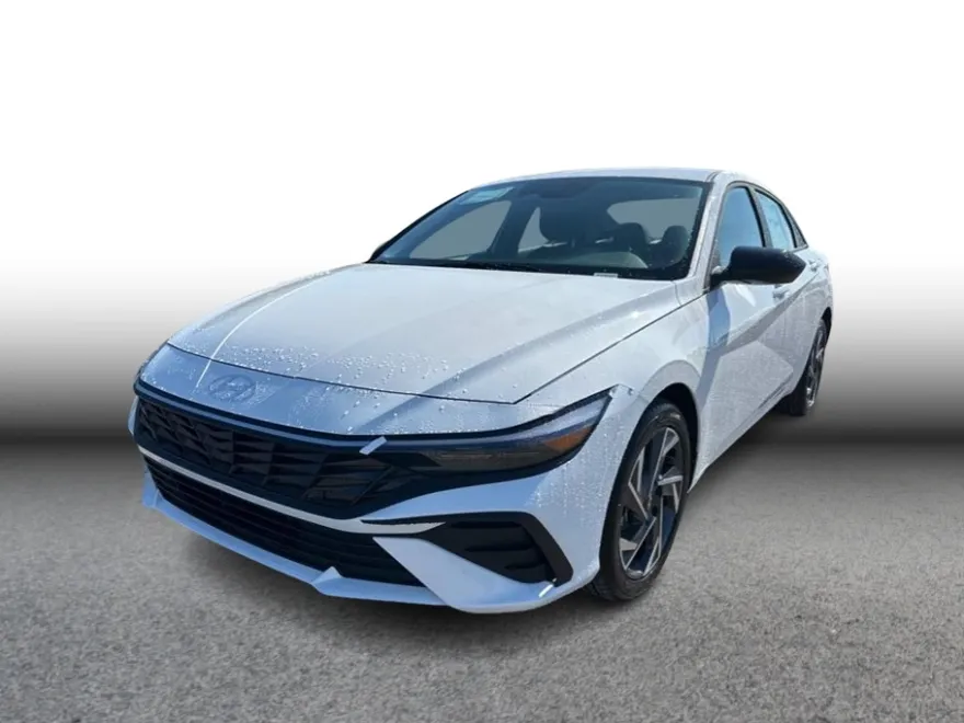 2025 Hyundai Elantra SEL Sport photo 1
