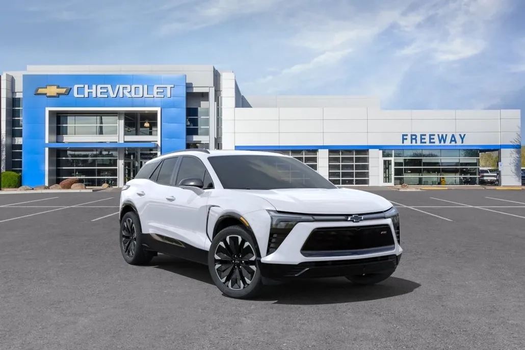 2024 Chevrolet Blazer EV photo 1