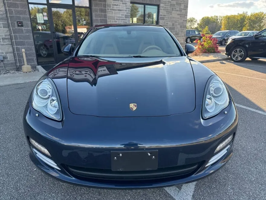 2012 Porsche Panamera 4 photo 1