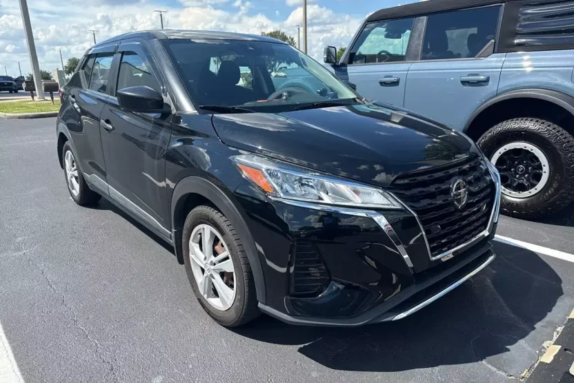 2021 Nissan Kicks S photo 1