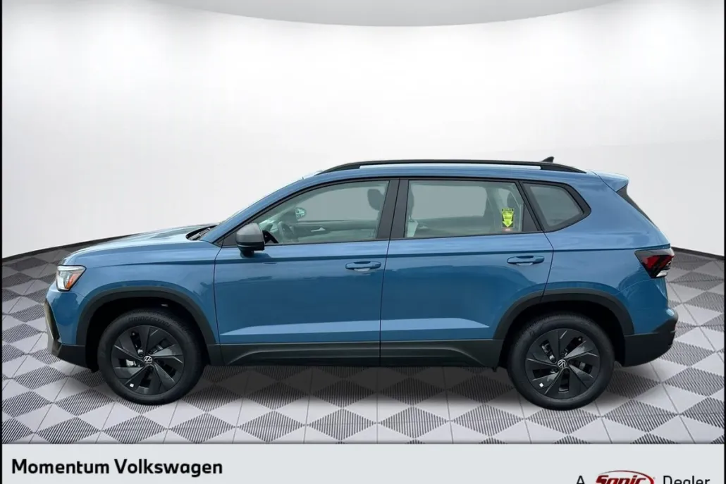 2025 Volkswagen Taos S photo 1