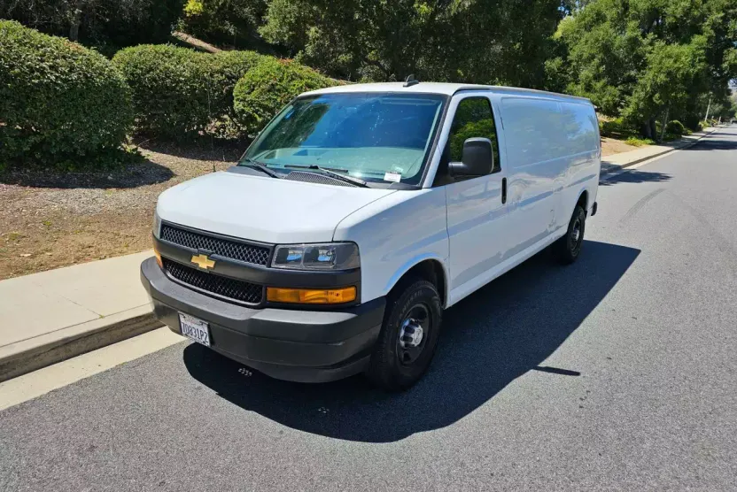 2018 Chevrolet Express 2500 Cargo Van photo 1