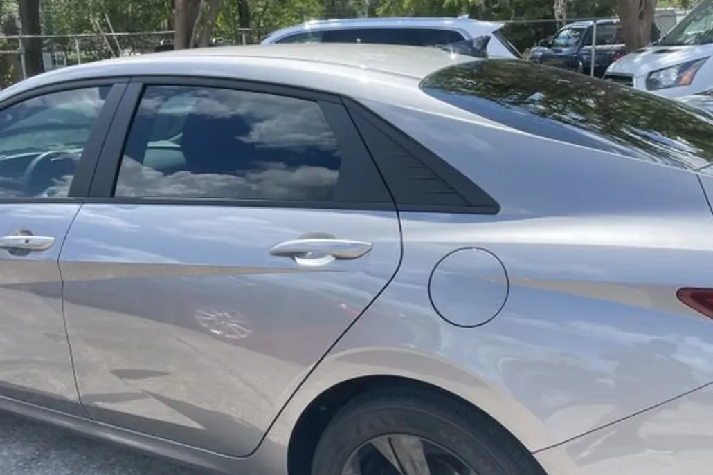 2023 Hyundai Elantra SEL photo 1