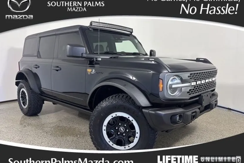 2023 Ford Bronco Base photo 1