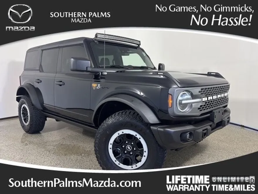 2023 Ford Bronco Base photo 1