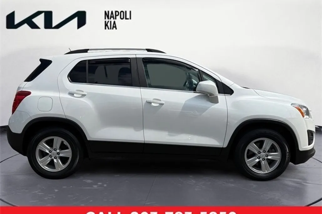2016 Chevrolet Trax LT photo 1