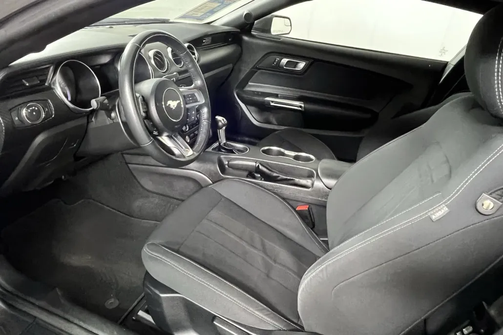 2020 Ford Mustang EcoBoost photo 1