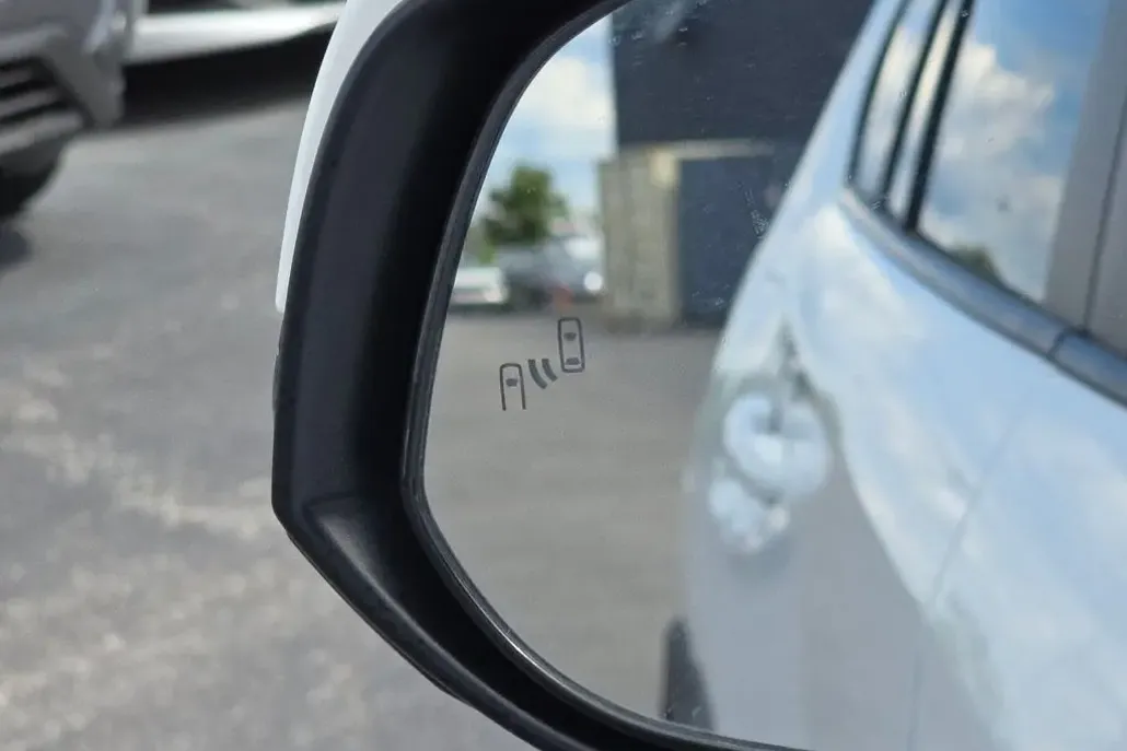 2022 Toyota RAV4 XLE photo 1