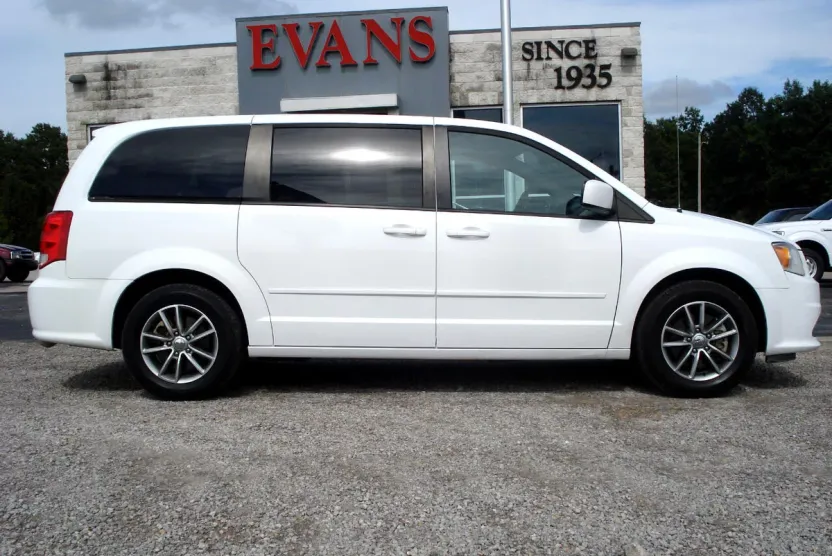 2016 Dodge Grand Caravan SE photo 1
