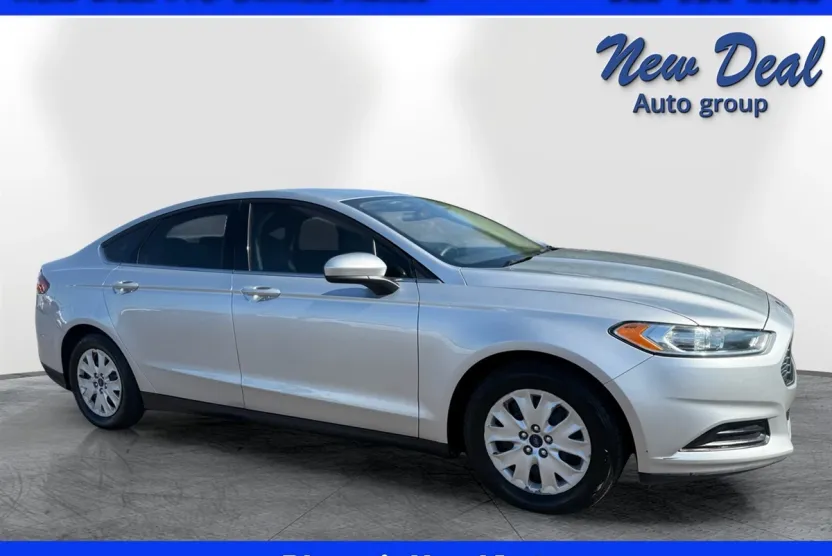 2014 Ford Fusion S photo 1