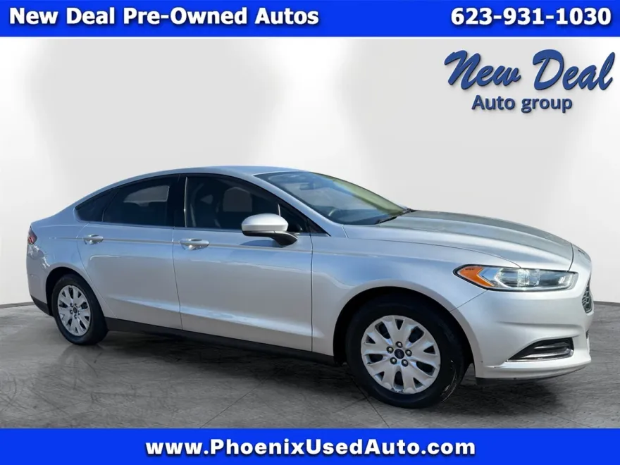 2014 Ford Fusion S photo 1