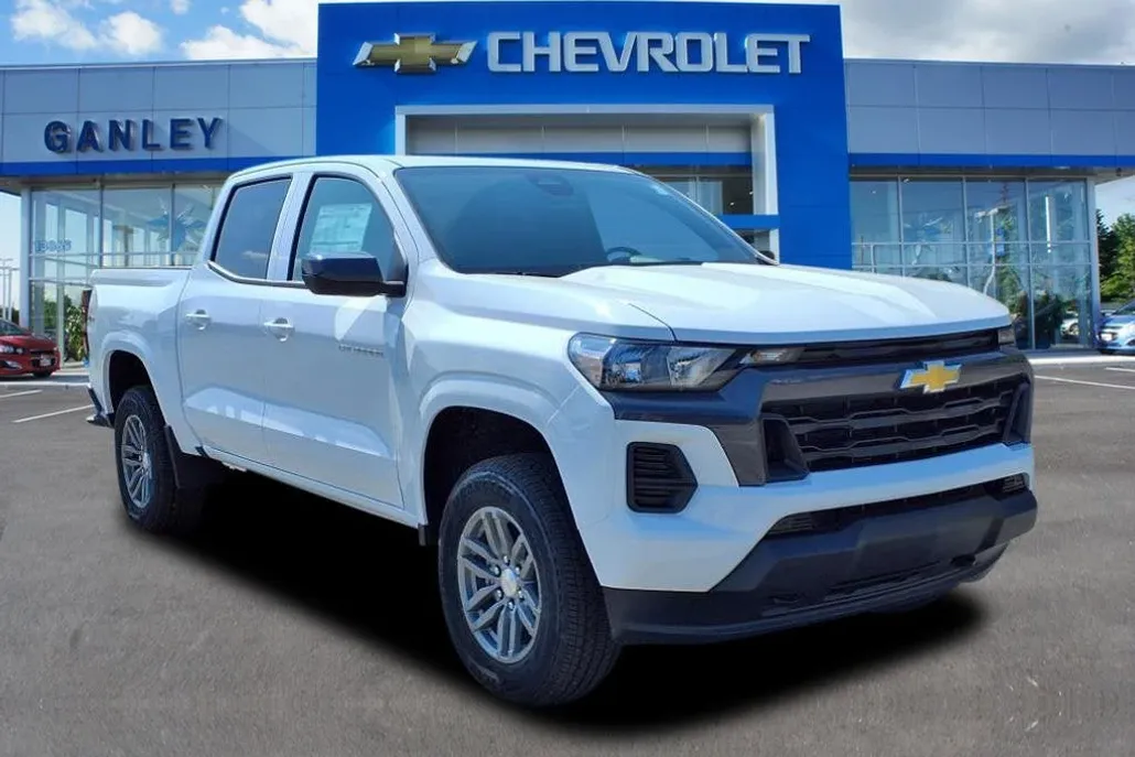 2026 Chevrolet Colorado LT photo 1
