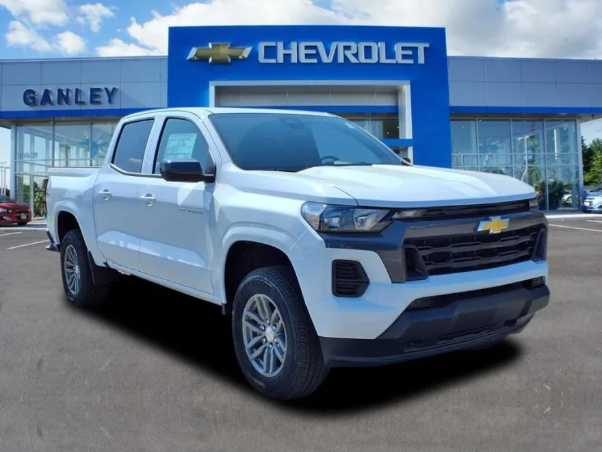 2026 Chevrolet Colorado LT photo 1