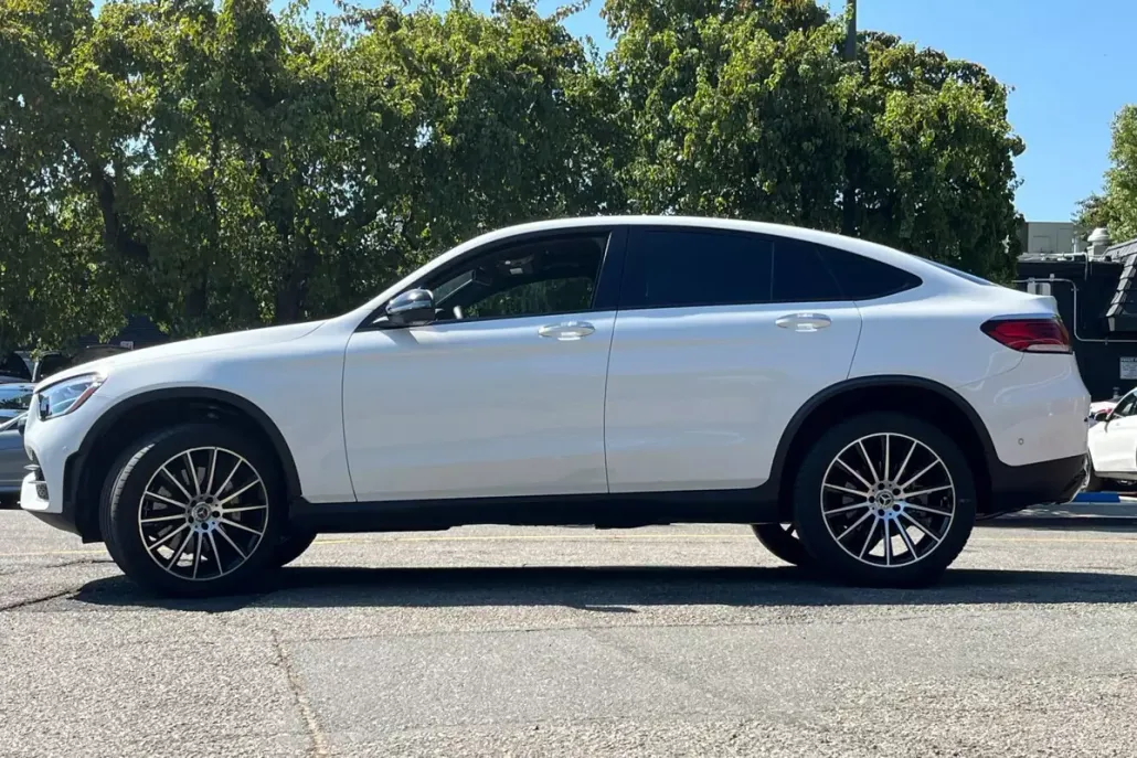 2022 Mercedes Benz GLC 300 4MATIC Coupe photo 1