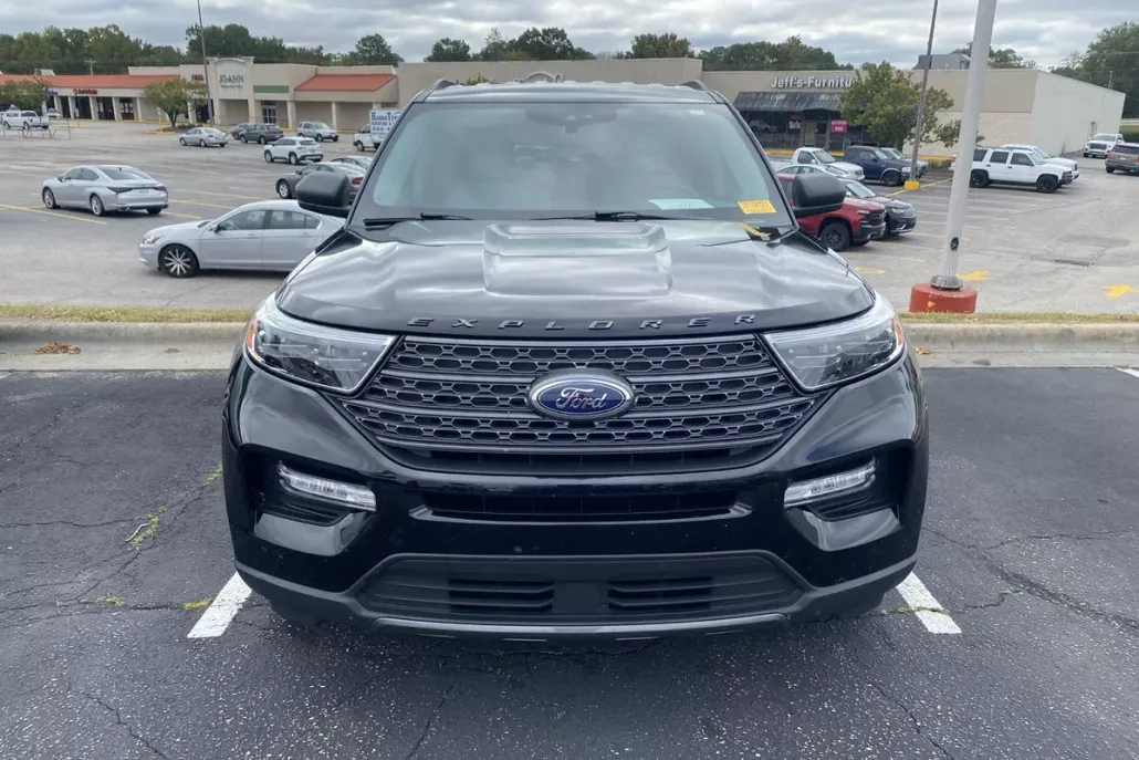 2021 Ford Explorer XLT photo 1
