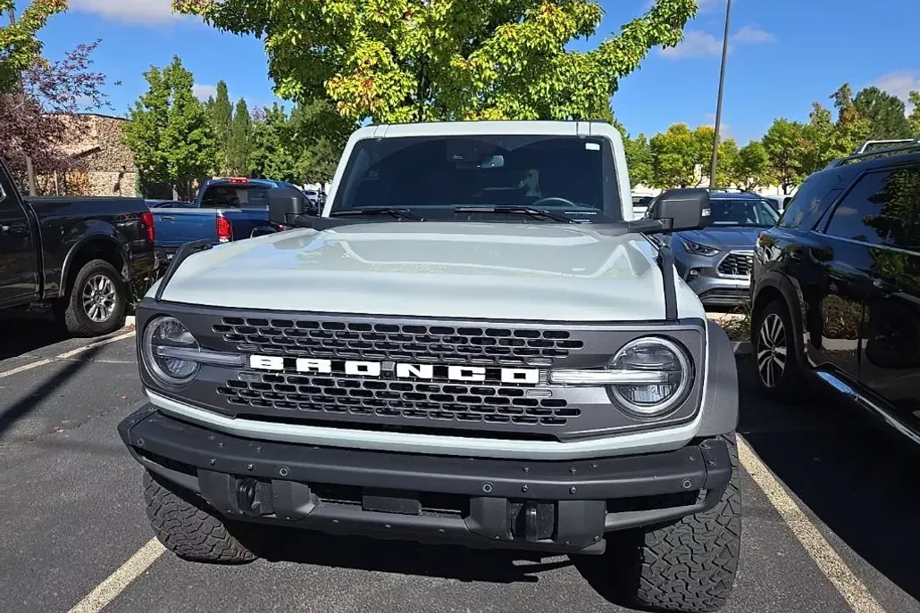 2024 Ford Bronco Badlands photo 1