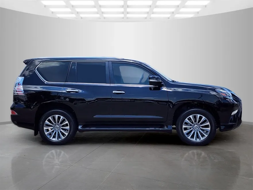 2023 Lexus GX 460 Luxury photo 1