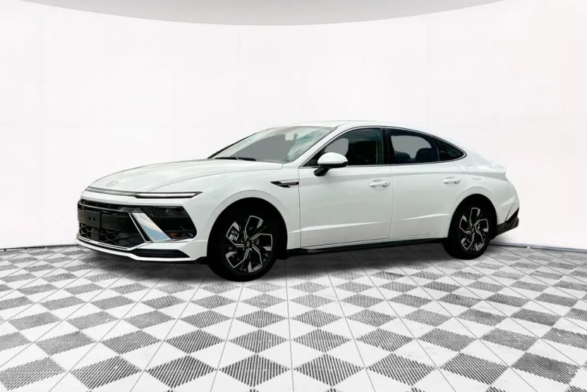2025 Hyundai Sonata SEL photo 1