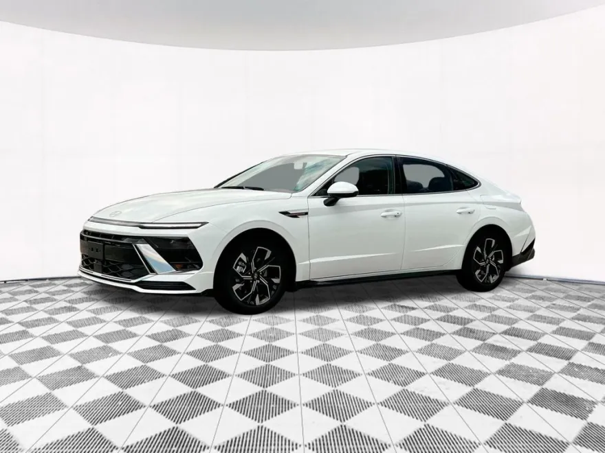 2025 Hyundai Sonata SEL photo 1