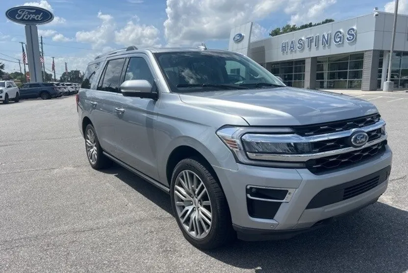 2022 Ford Expedition Limited photo 1