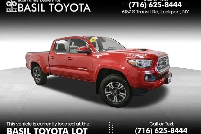 2017 Toyota Tacoma TRD Sport photo 1