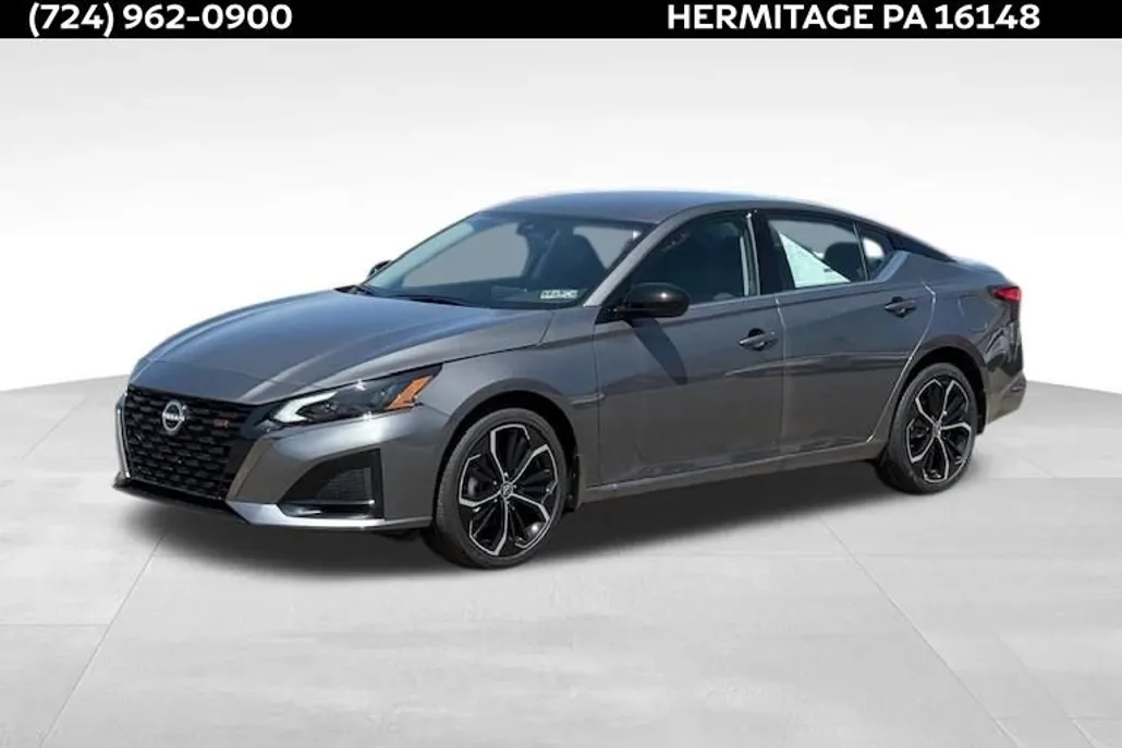 2025 Nissan Altima SR photo 1