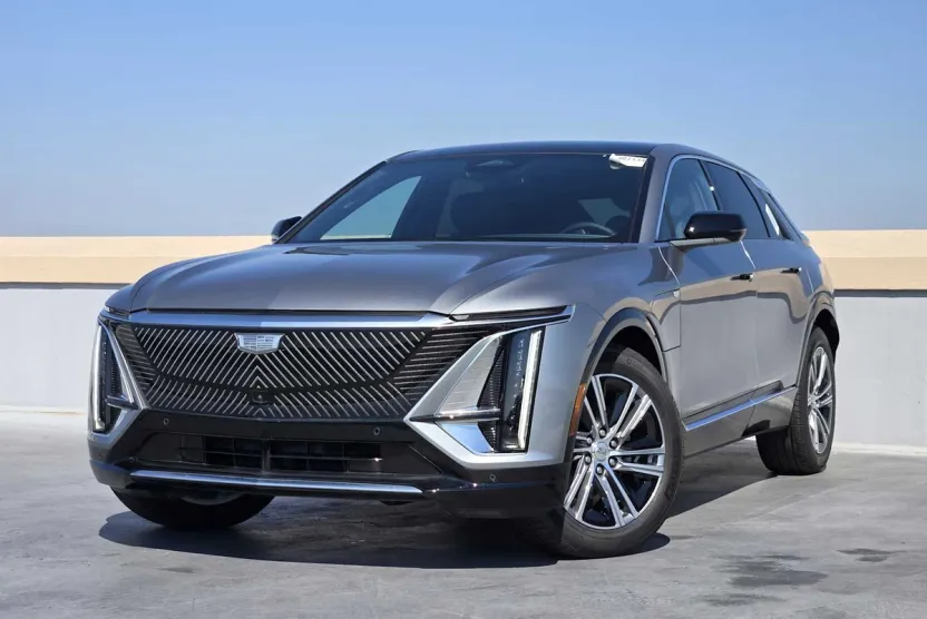 2025 Cadillac Lyriq Luxury photo 1