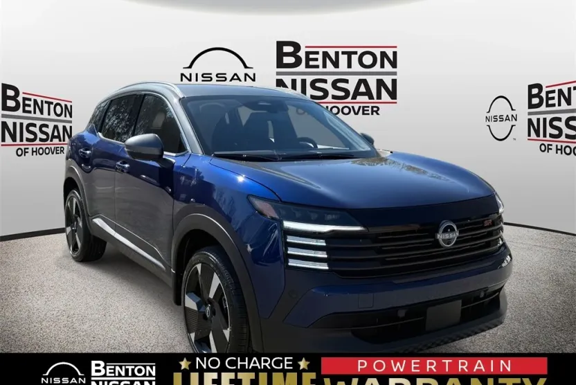 2025 Nissan Kicks SR photo 1