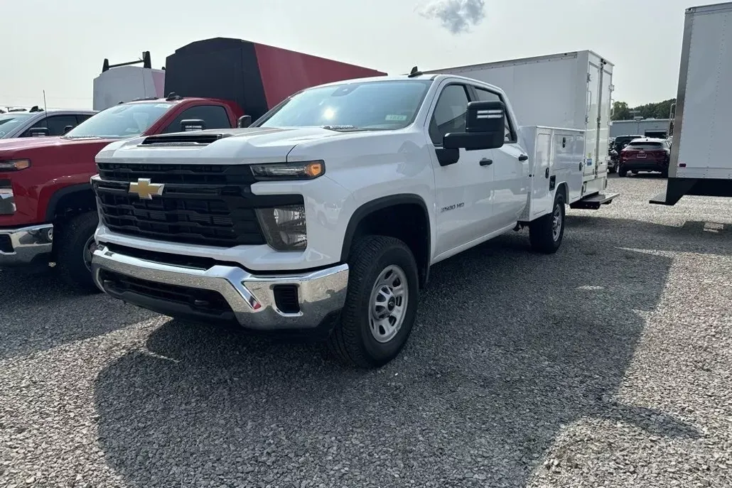 2024 Chevrolet Silverado 3500HD photo 1