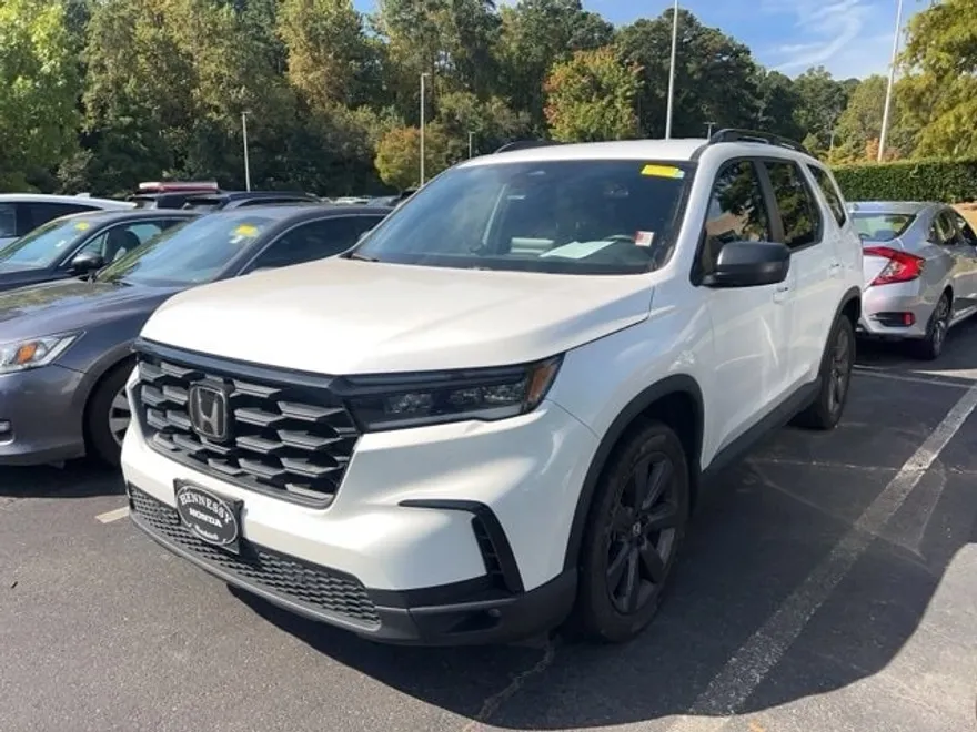 2024 Honda Pilot Sport photo 1