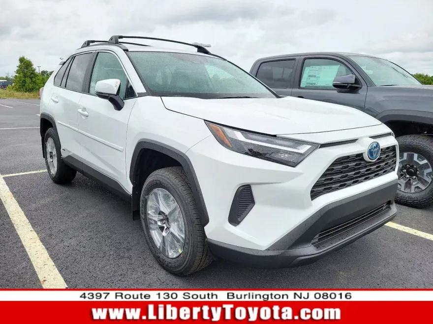 2023 Toyota RAV4 Hybrid XLE photo 1