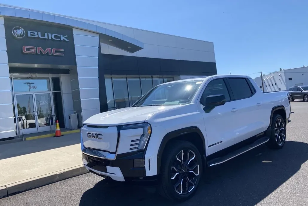 2025 Gmc Sierra EV Denali photo 1