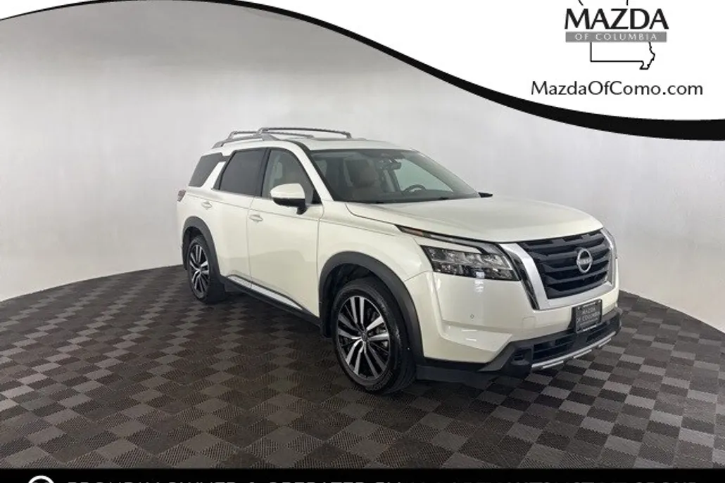 2024 Nissan Pathfinder Platinum photo 1
