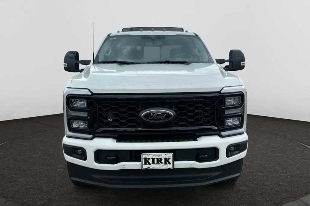 2025 Ford F-250 Lariat photo 1