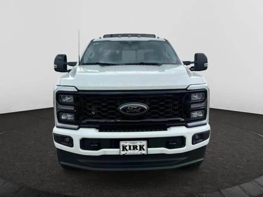 2025 Ford F-250 Lariat photo 1