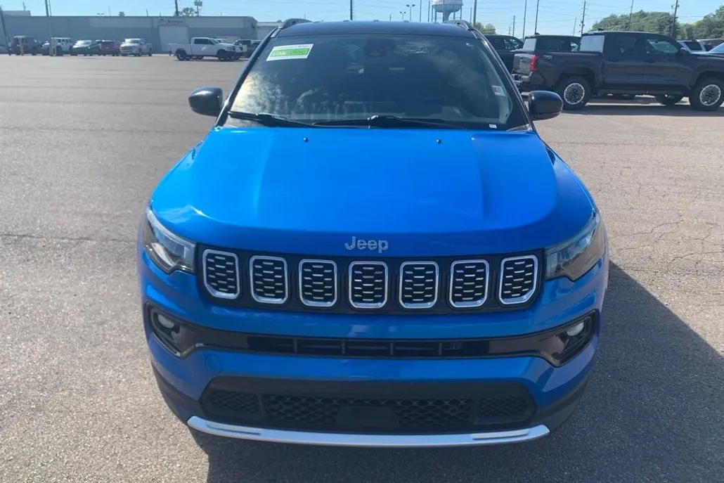 2024 Jeep Compass Limited photo 1