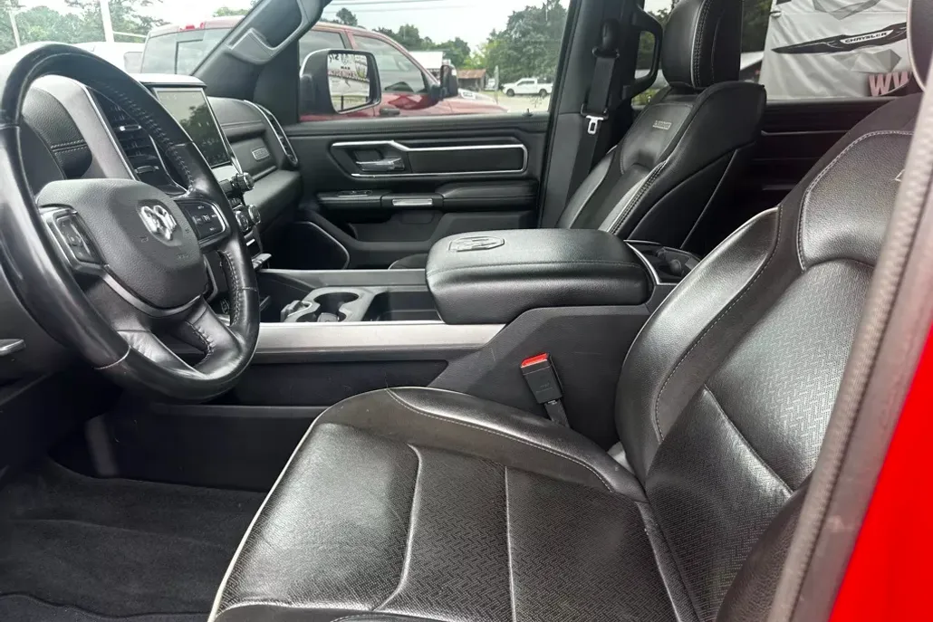 2023 Ram 1500 Laramie photo 1