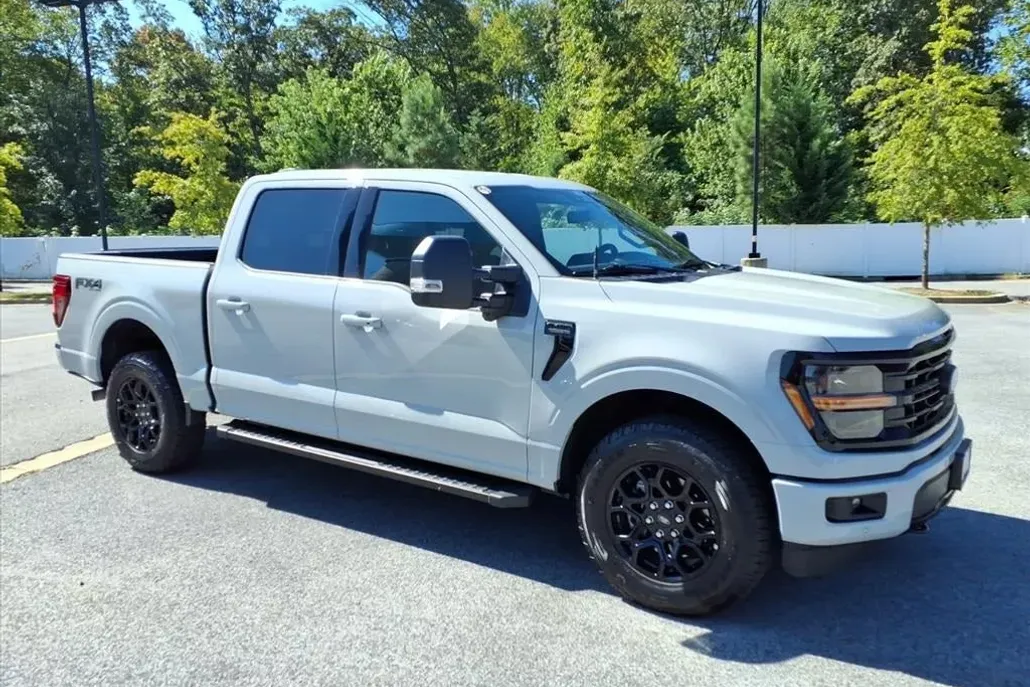 2024 Ford F-150 XLT photo 1