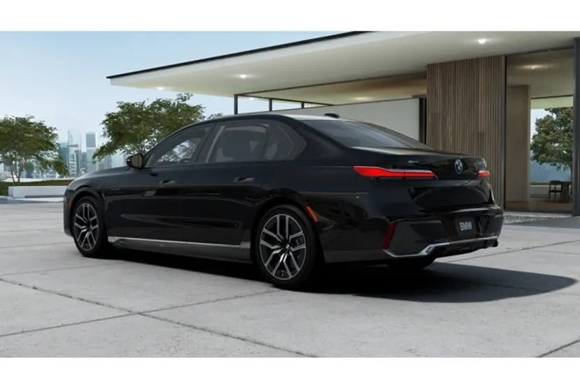 2026 Bmw 750e photo 1