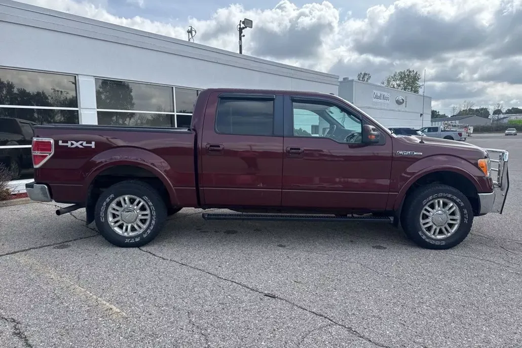 2010 Ford F-150 Lariat photo 1