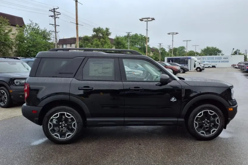 2025 Ford Bronco Sport Outer Banks photo 1