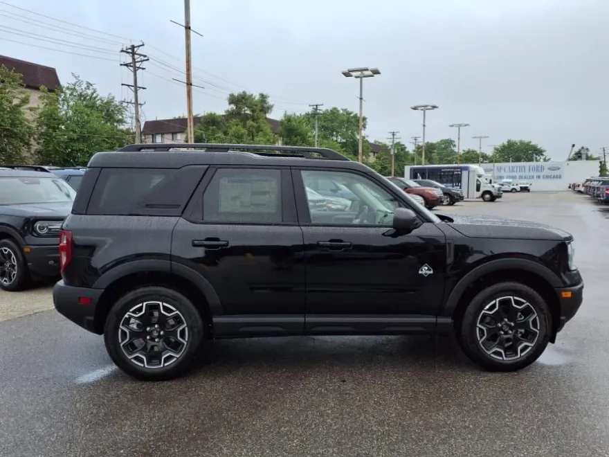 2025 Ford Bronco Sport Outer Banks photo 1