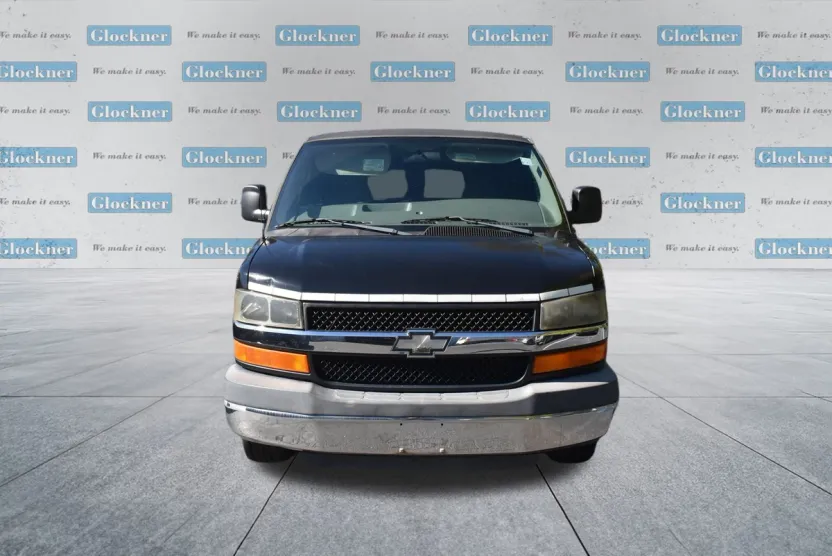 2009 Chevrolet Express 2500 LS Van photo 1