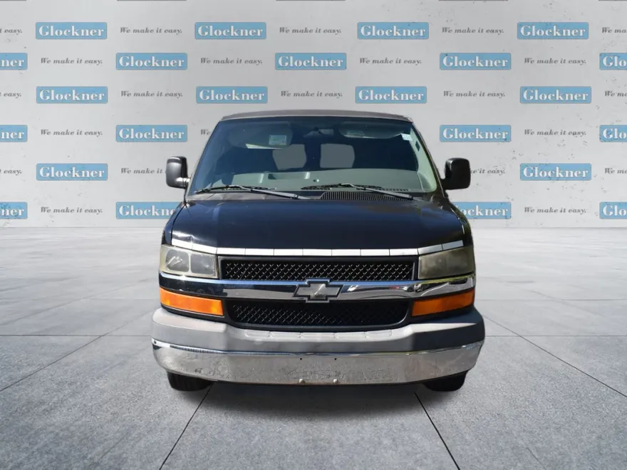 2009 Chevrolet Express 2500 LS Van photo 1