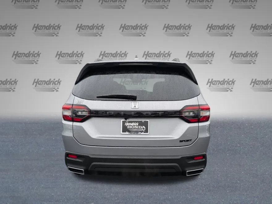 2025 Honda Pilot Sport photo 1