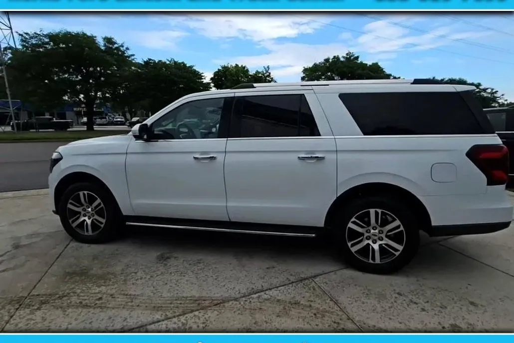 2022 Ford Expedition MAX Limited photo 1