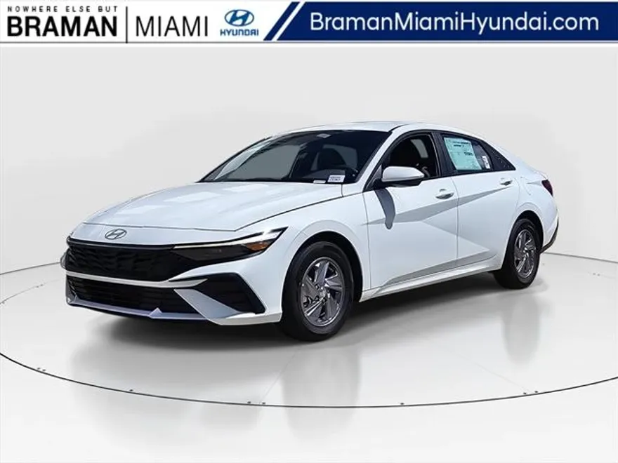 2025 Hyundai Elantra SE photo 1