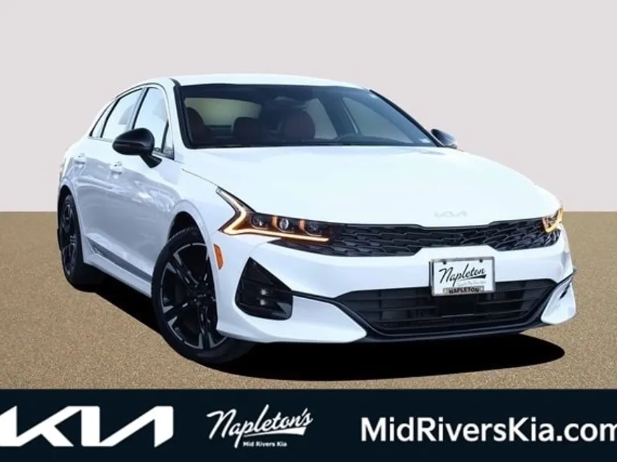 2024 Kia K5 GT-Line photo 1