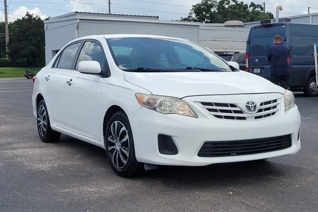 2013 Toyota Corolla Base photo 1